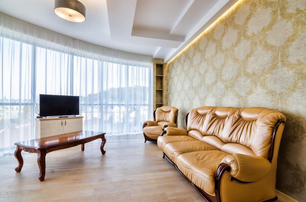 Leogrand Apartments Z Panoramoyu Lvova 外观 照片
